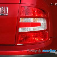 Rámeček zadních světel - combi, sedan - pro lak r.v. od 9/2004 
